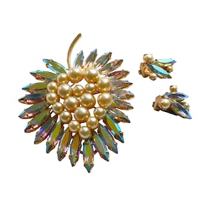 Vintage Aurora Borealis Rhinestone And Faux Pearl Brooch And Clip On Earrings Jewelry Set