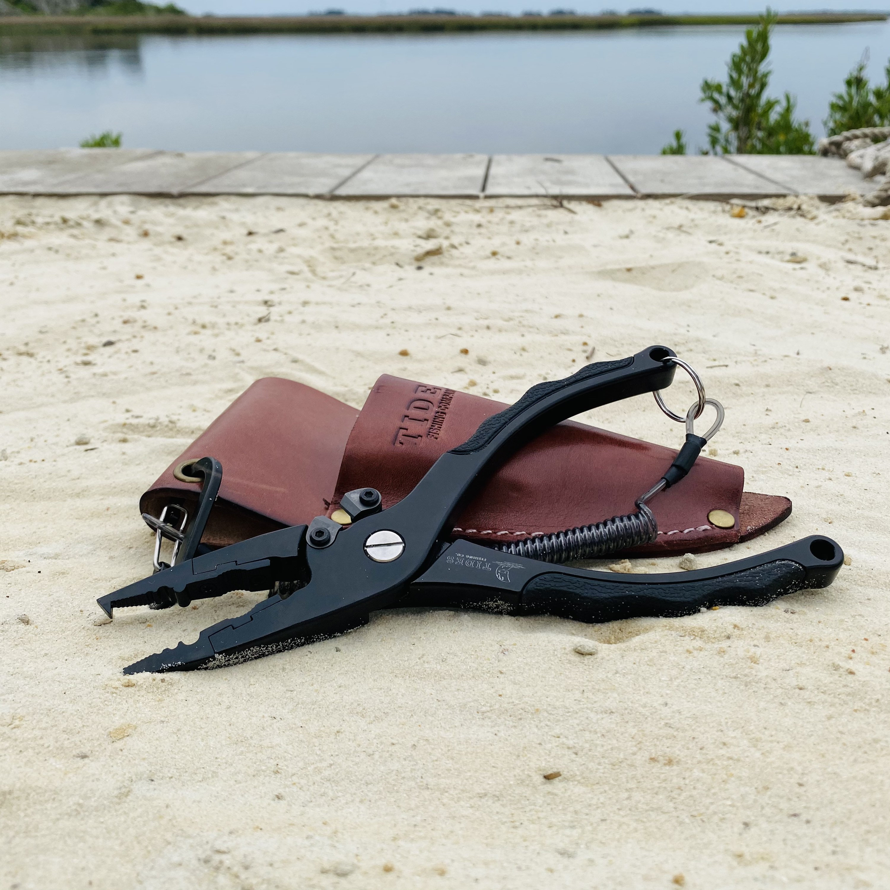 Buy Tides Fishing Pliers With Leather Sheath Online in India 