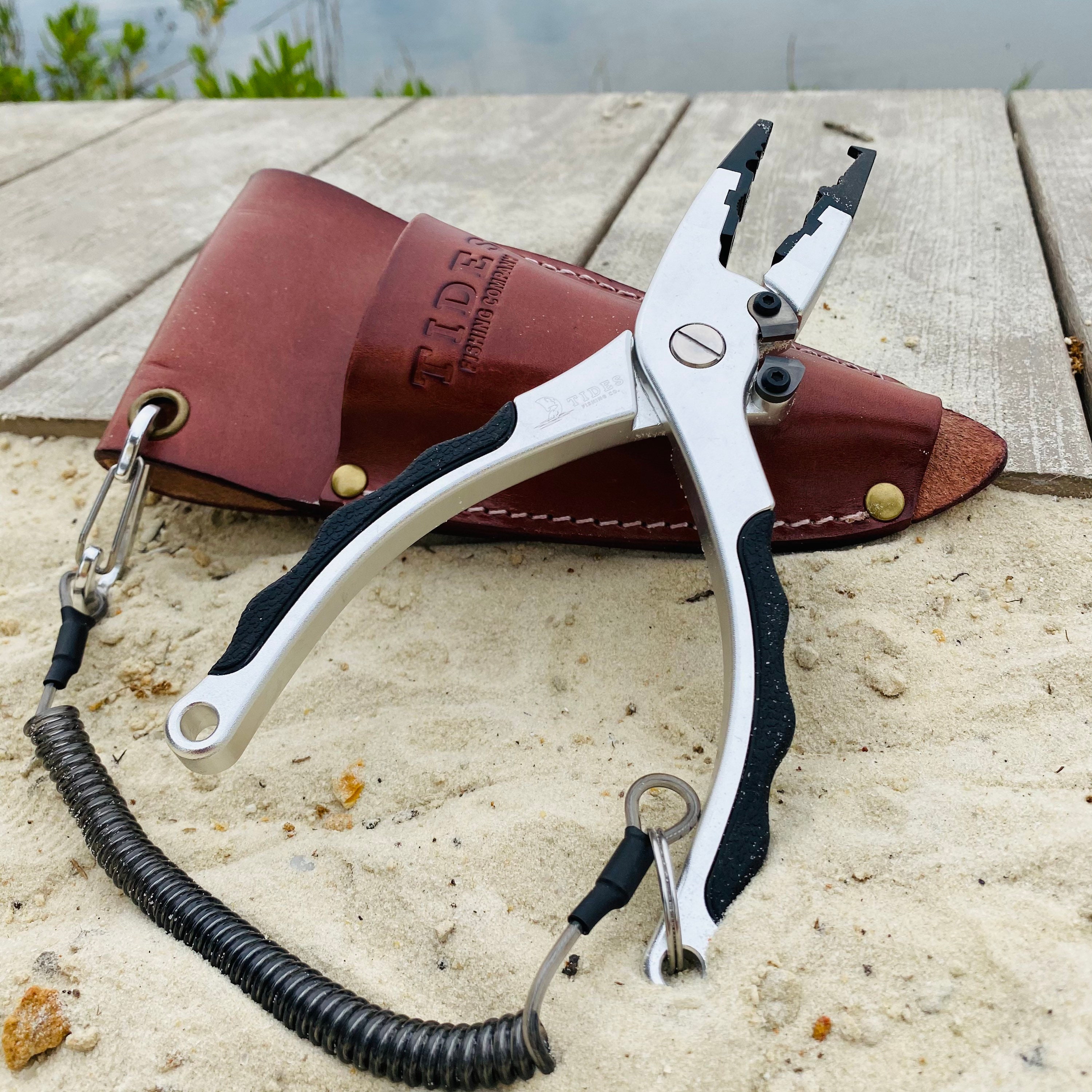 Tides Fishing Pliers With Leather Sheath 