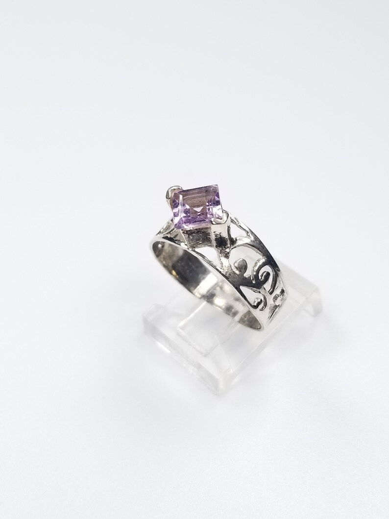 Vintage Sterling Silver Amethyst Ring 2.6g Ring Size 8.25