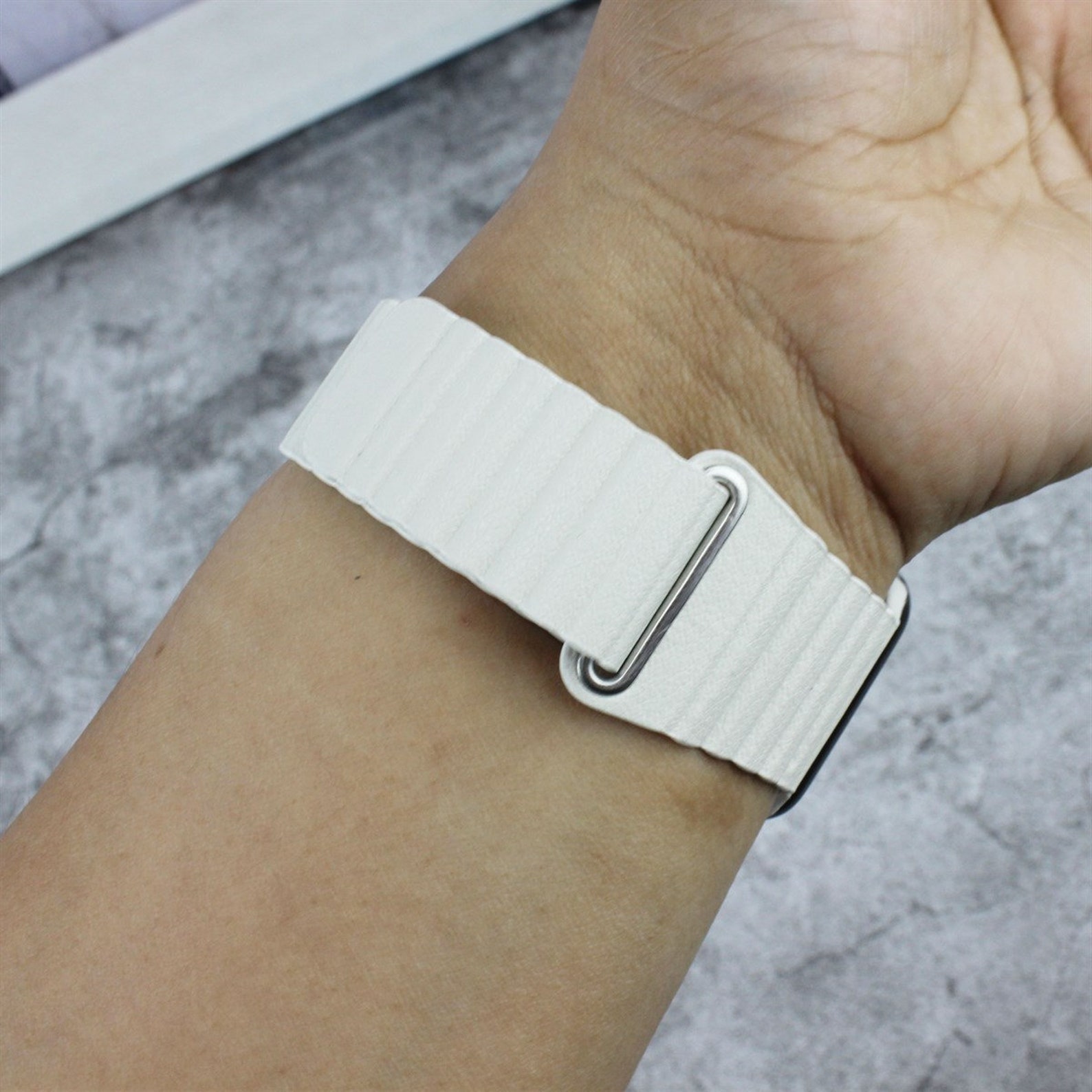 apple leather loop 40mm