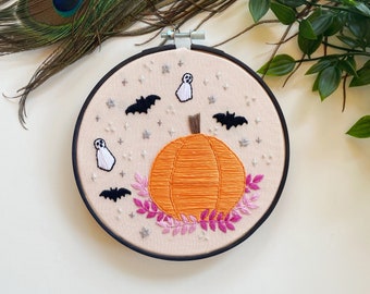 HOME DECOR | Pink & Pumpkin Halloween Embroidery Hoop Art, Pastel Halloween, Halloween Home Decor, Floral Halloween Home, Pumpkin Art