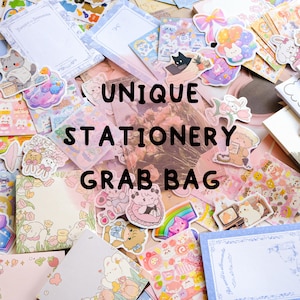 Sac à main pour papeterie I Pack de papeterie mystère kawaii I Papeterie coréenne I Stickers I Washi tape I Feuilles pour mémo I Carte postale I Stickers en flocons