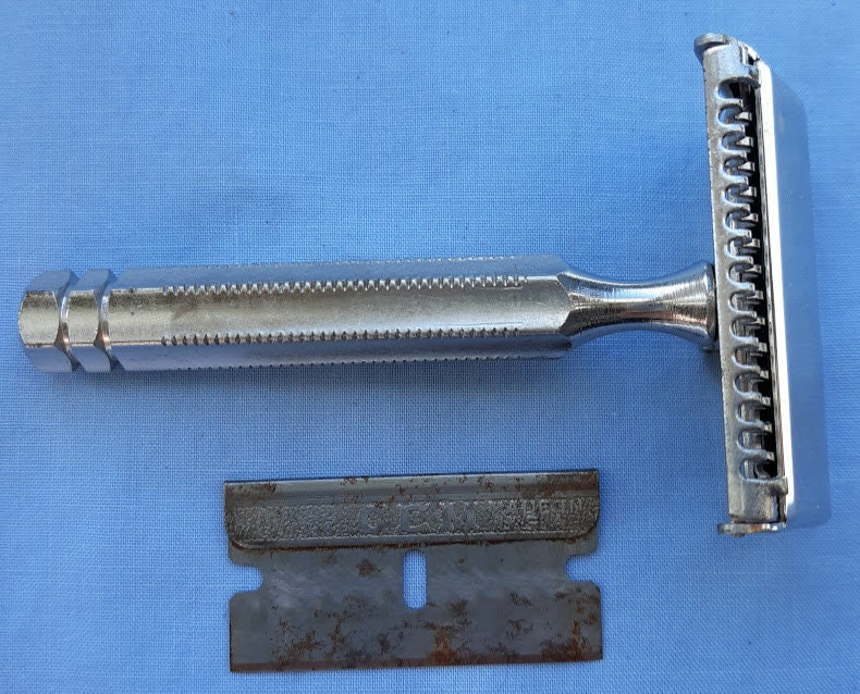 Antique 'ever-ready' 1924 (1919) Single Blade Razor, With Original