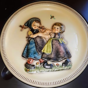 Vintage 1980 M. J. Hummel &quot;Spring Dance&quot; Second Edition Jubiläumsteller, Basrelief, mit Box