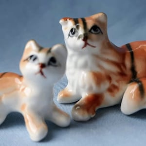 Pair of Hand-Painted Miniature Mother Cat and Kitten Figurines, Bone China