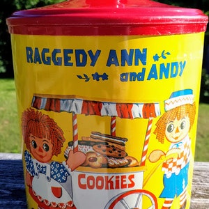 Vintage Cookie Tin, 'raggedy Ann and Andy', by Chienco, With Lid