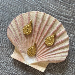 Brass pendant drop 19 x 11 mm, drop, macrame, jewelry making, hippie, crafts