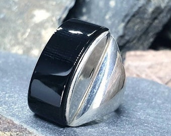 Huge SILVER ONYX Signet Ring - Jet Black Stone - Size uk O ( us 7) - 15.7g