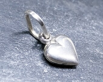 Vintage Silver Mini Heart Charm - para pulsera mini - 0,8g