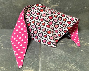 Bandana for dogs, pink heart pattern, wedding dog bandana, birthday dog, hand tied dog neckerchief, washable and reversible, dog lover gift