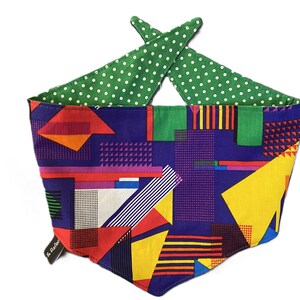 Pañuelo para perro con triángulos abstractos: pañuelo reversible de algodón