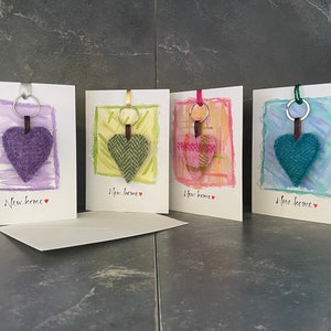 Carte de nouvelle maison faite main avec porte-clés coeur - Cadeau de pendaison de crémaillère unique, carte et enveloppe recyclées.