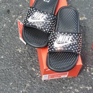 Nike diamond slides online