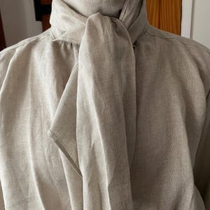 Linen scarf in C18th style