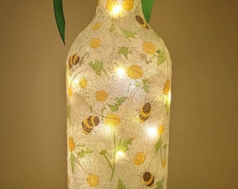 Bumble Bee Bottle Light, Bumble Bees and Daisies Bottle Lamp, Wine Bottle Light, Daisies and Bumble Bee Light Up Bottle