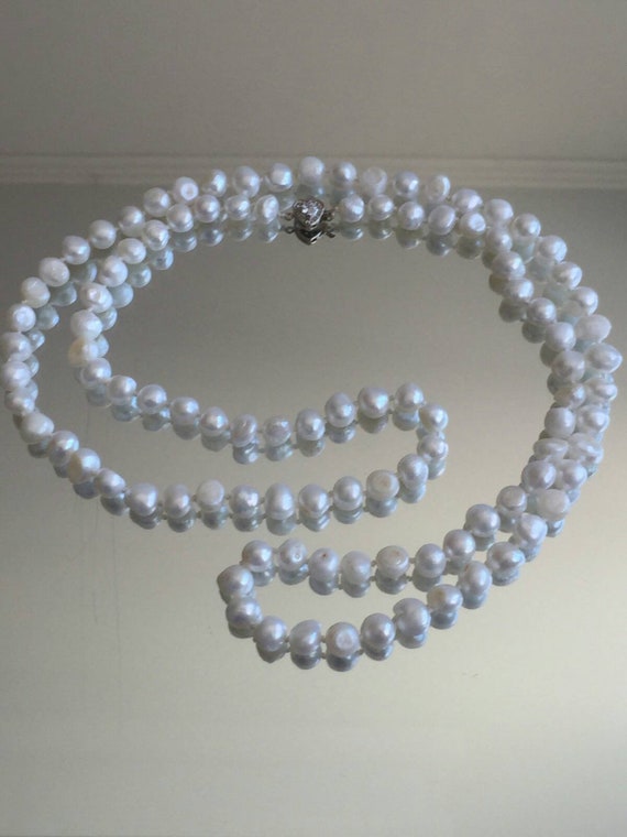 Vintage pearl long beads, Burlesque style