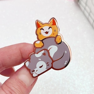 Best Friends | Kitty Friend Enamel Pin | Cat Hard Enamel Pin | Pin Collection | Kawaii Aesthetic Birthday Gift | Christmas Present | Miamouz