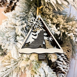 Wolf Christmas Ornament, Christmas Ornament, Wolf Lover, Wolf Decor, Wolf Rescue, Wolf Gift, Howling Wolf, Animal Ornament, Wolf Lover Gift
