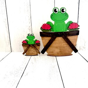 Standing Frog, Frog Decor, Frog Gift, Frog Lover Gift, Mushroom, Mushroom Decor, Garden Decor, Frog Figurine, Cottagecor Decor, Farmhouse
