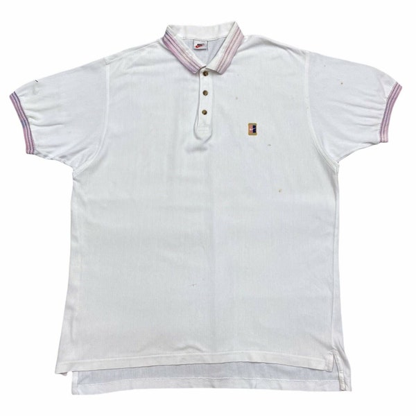 Polo brodé Court Nike | Vêtements de sport de tennis rétro vintage des années 90, blanc