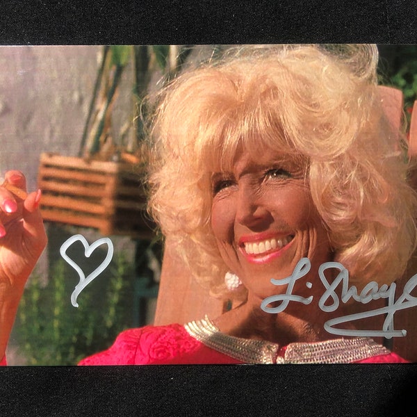 Original Actress Lin Shaye autograph on 4x6” photo