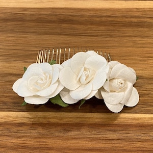 White Rose Hair Comb, Floral Hair Piece, Bridal Hair Comb, White Flower Hair Comb, Boho Wedding Hair