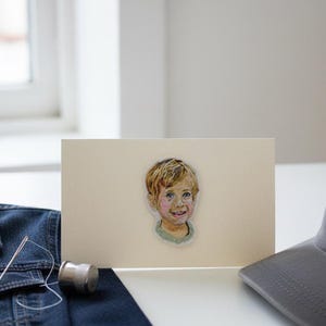 Naszywka z haftowanym portretem: spersonalizowany prezent w postaci portretu dziecka