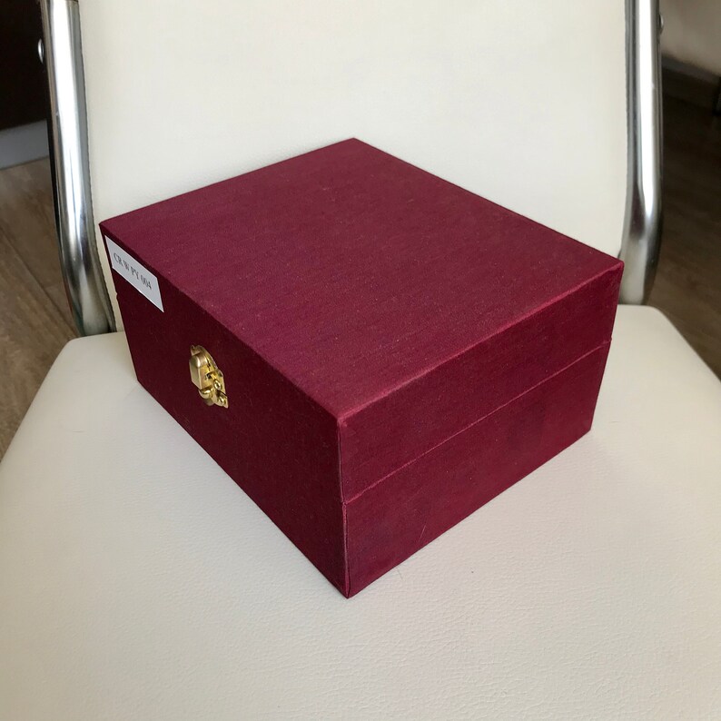 size W18xH15xD9.5cm,wooden,covered with red rectangular and white silk inside,unused Very nice gift box