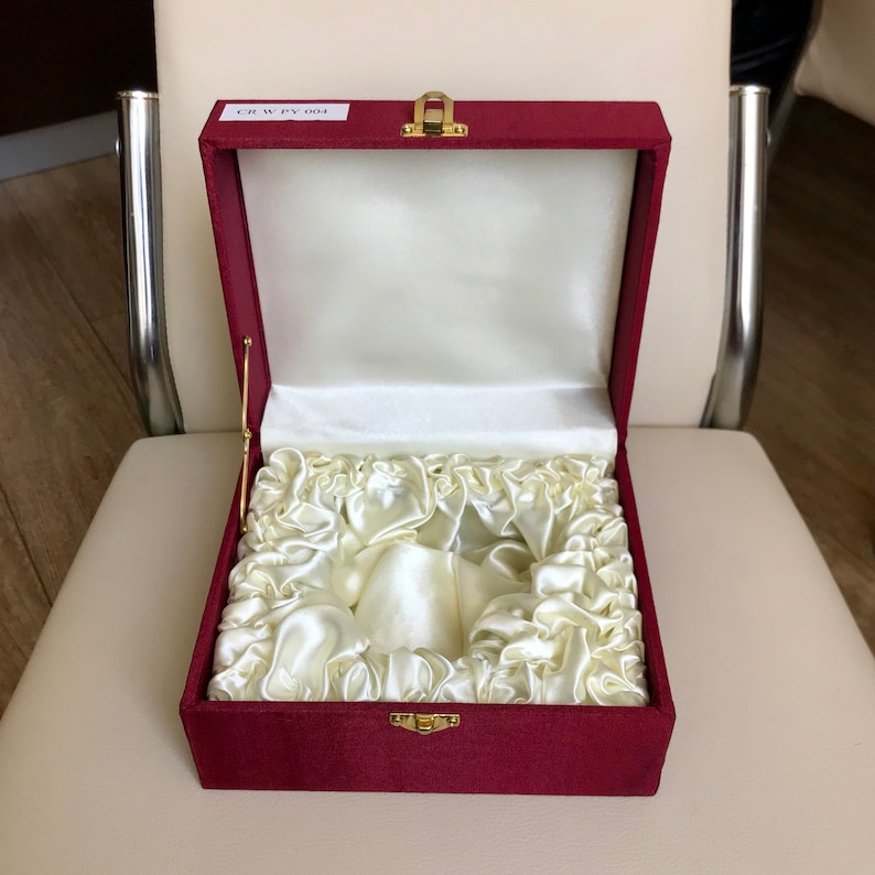 size W18xH15xD9.5cm,wooden,covered with red rectangular and white silk inside,unused Very nice gift box