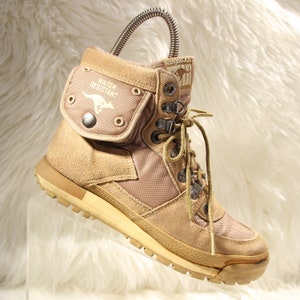 Vintage KangaROOS Hiking  Boots  6802 from the 1980's  Women's Size 6.5 *READ*