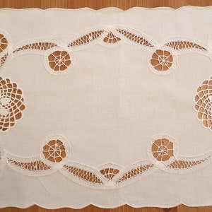 Vintage White hand-embroided napkins - 100% Cotton 28 x 44 cm