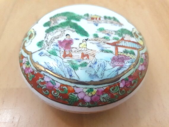 Chinese Familie Rose Trinket Box Vintage Jewellery Box