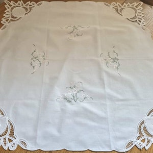 Vintage White lace hand-embroided square tablecloth - 100% Cotton 36&quot;x 36&quot; / 82 x 82cm