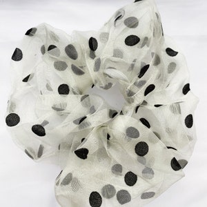 Laura Elizibeth Rome extra large scrunchie image 3