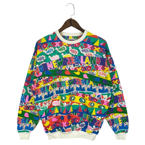 Vintage 90s T & Ski New Zealand All Over Printed Sweatshirt