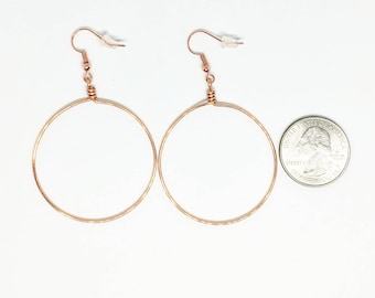 Oorringen, oorringen met charme, handgemaakte draadoorbellen, handgemaakte oorbellen, handgemaakte sieraden, oorbelcadeau, hypoallergeen, druppel