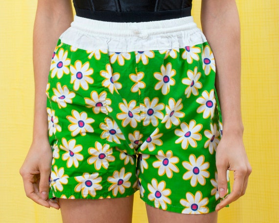60s lime green daisy flower print shorts small 25