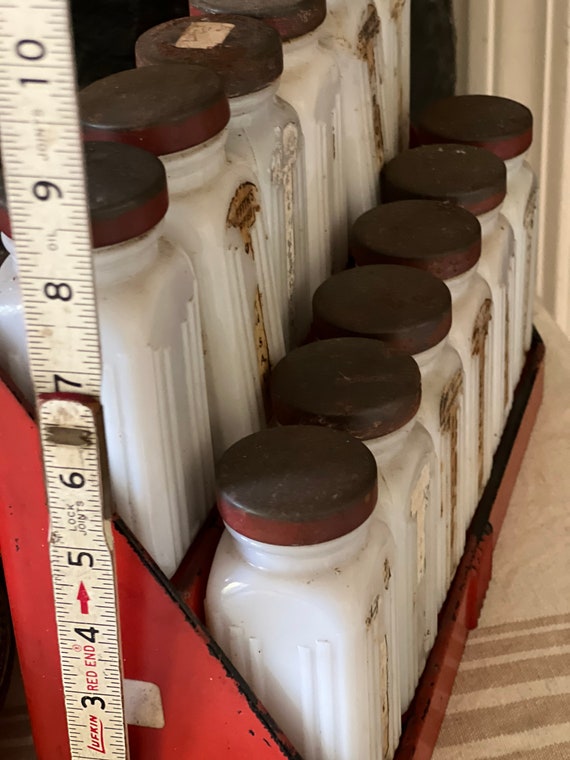 VINTAGE GRIFFITH SET OF 12 MILK GLASS SPICE JARS With Wooden Rack Red and  White