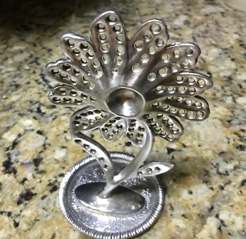 Vintage 1970\u2019s Silver Plated Daisy Flower Earring Holder