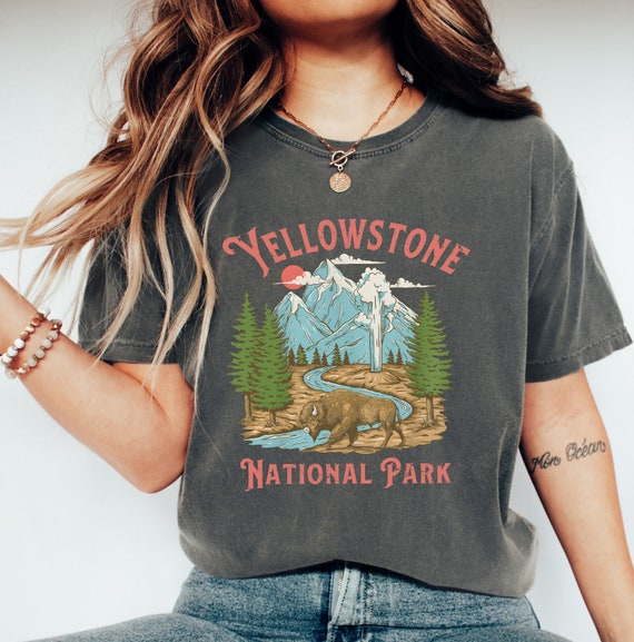 Yellowstone National Park T-Shirt - Outdoor Camping Hiking Yellowstone National Park T-Shirt - Outdoor Camping Hiking
