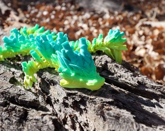 3D Printed Articulated Bamboo Dragon - Vibrant Green Fantasy Figurine Gift for Dragon Lovers and Collectors