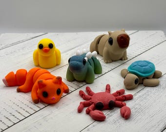 3D Printed Articulated Mini Animal Keychains - Cute Movable Figurine Keyring Gifts for Animal Lovers
