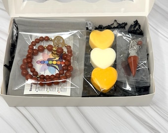 Rode jaspis armbandenset. Soy Wax Melts met geur van slinger en bloemen, valentijnscadeauset