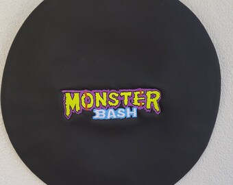 Arcade barkruk hoes zwart leren slip-on op maat geborduurd Monster Bash *Alleen cover