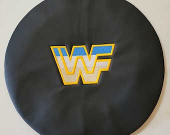 Hoes voor arcade barkruk zwart leren slip-on op maat geborduurd Wrestle Fest *Alleen hoes