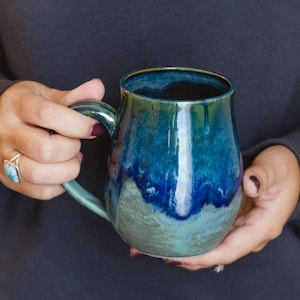 Mug en pierre bleue, poterie faite main, cadeau café,