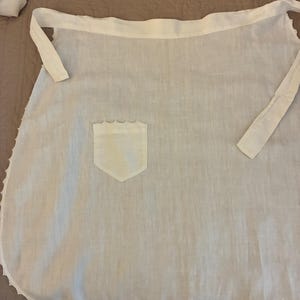Vintage White Apron with Lace Edging size small medium
