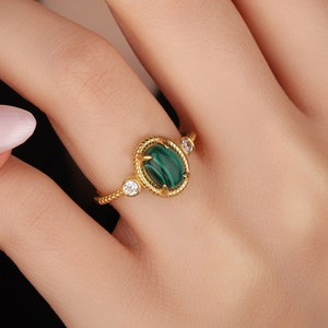 Delicate Malachite Gold Oval Stone Ring, Women Malachite Ring, Malachite Bezel Set Ring, Dainty Gold Ring, Everyday Ring, Jewelry Gifts