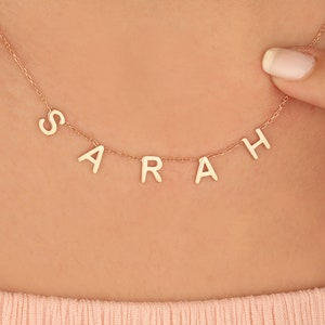 Pequeño collar de nombre de letra de oro de 14 quilates, collar de letras personalizado, letra inicial de oro rosa, delicado collar de oro de 14 quilates, elegante regalo de Navidad